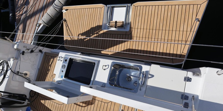 Dufour 390