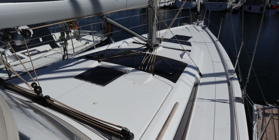 Dufour 390