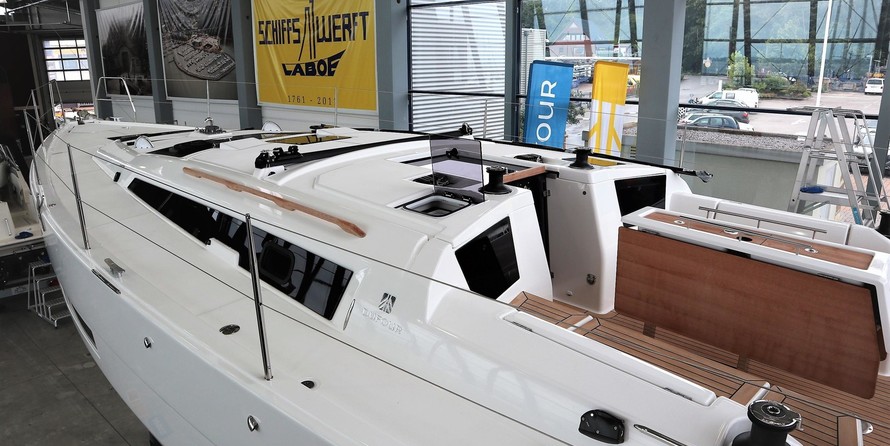 Dufour 390