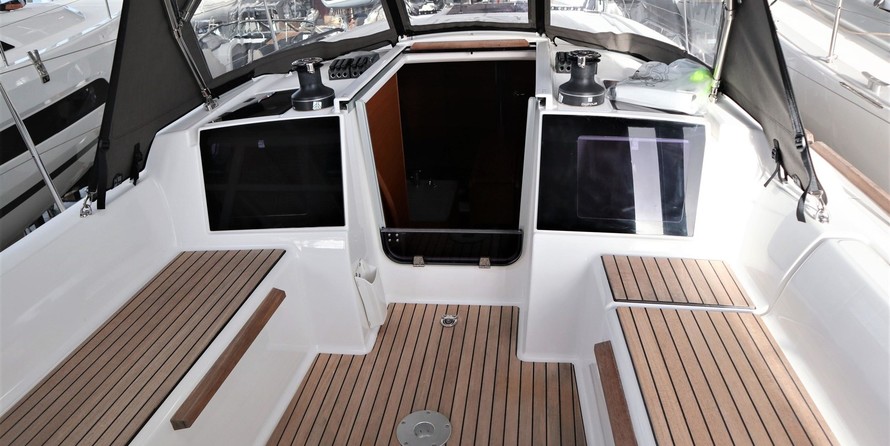 Dufour 32