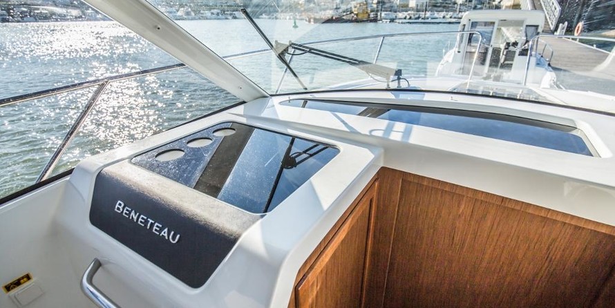 Beneteau Antares 9 OB