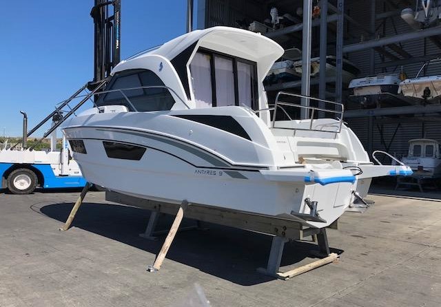 Beneteau Antares 9 OB