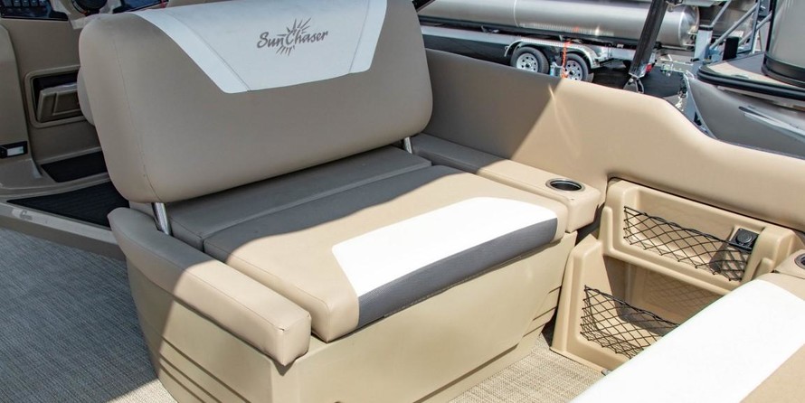 Sunchaser Boats Eclipse 8523 Entertainer