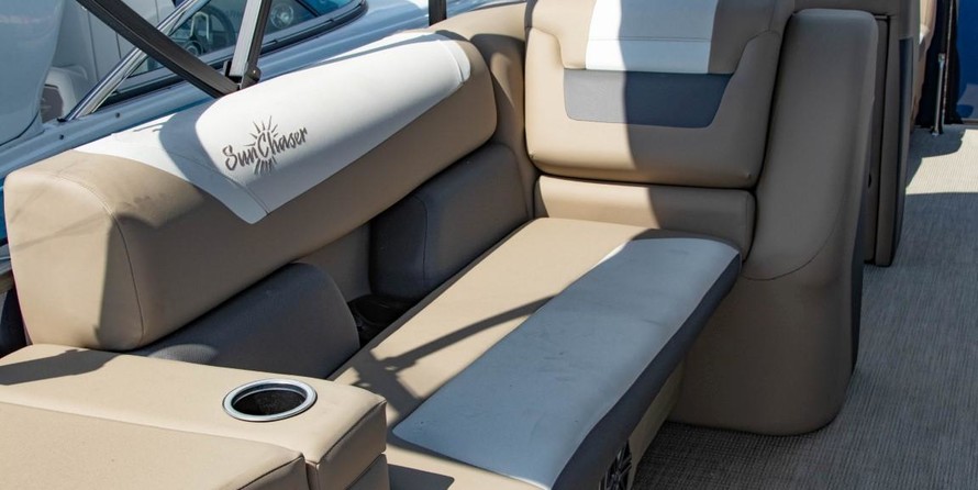 Sunchaser Boats Eclipse 8523 Entertainer
