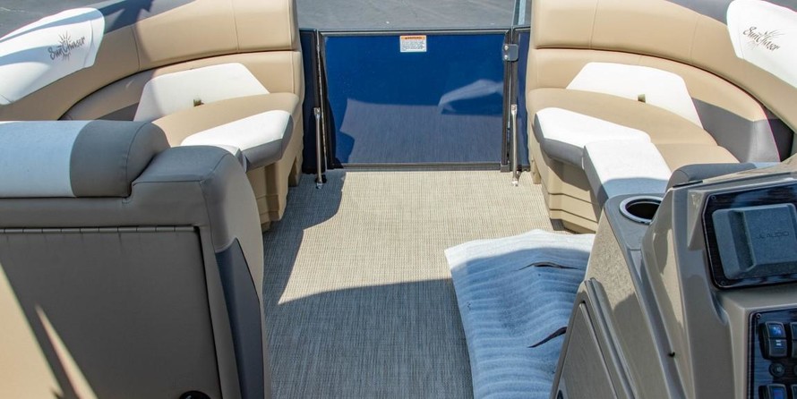 Sunchaser Boats Eclipse 8523 Entertainer