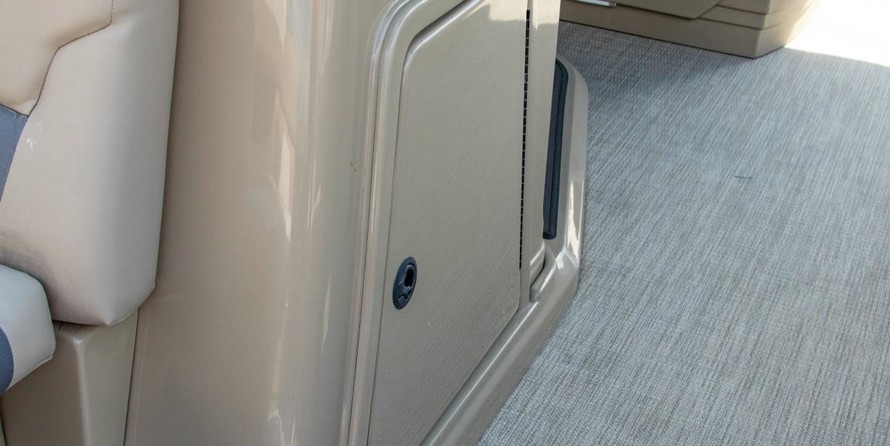 Sunchaser Boats Eclipse 8523 Entertainer