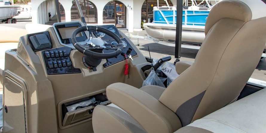 Sunchaser Boats Eclipse 8523 Entertainer