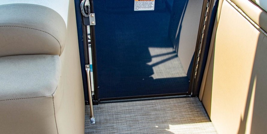 Sunchaser Boats Eclipse 8523 Entertainer