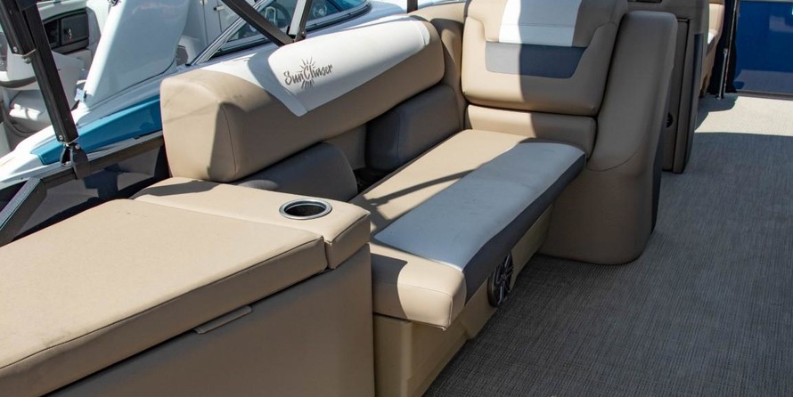 Sunchaser Boats Eclipse 8523 Entertainer