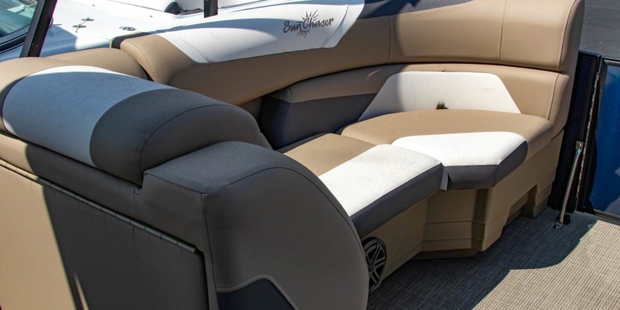 Sunchaser Boats Eclipse 8523 Entertainer