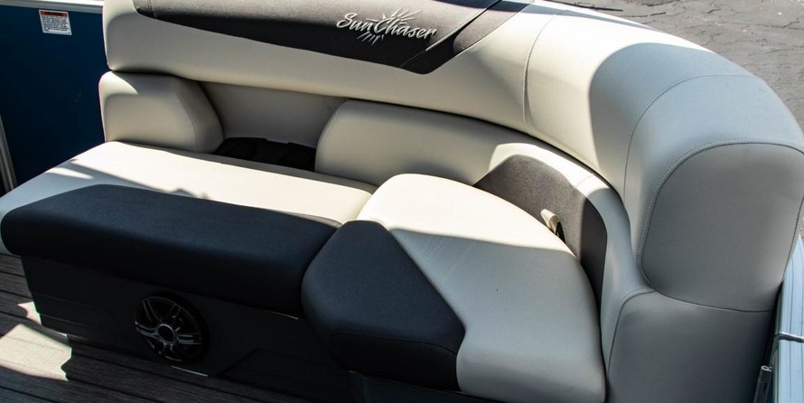 Sunchaser Boats Geneva Cruise 22 LR DH