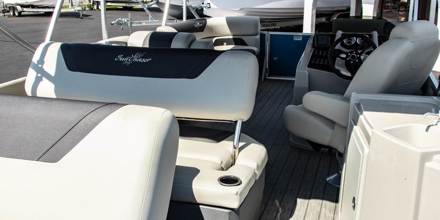 Sunchaser Boats Geneva Cruise 22 LR DH