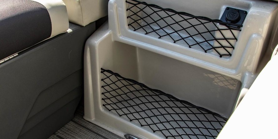 Sunchaser Boats Geneva Cruise 22 LR DH