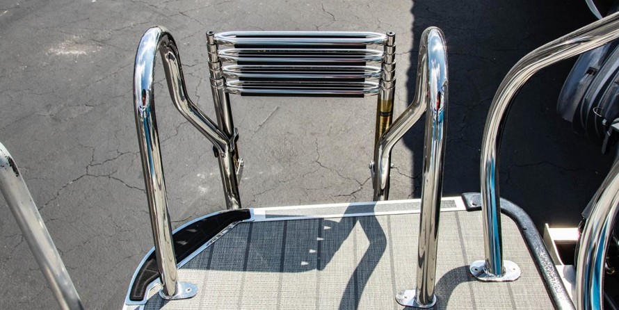 Sunchaser Boats Geneva Cruise 22 LR DH