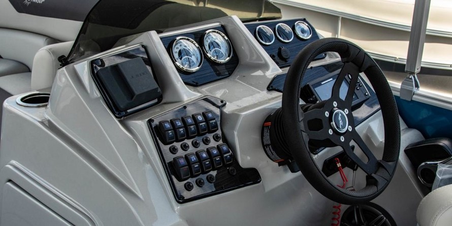 Sunchaser Boats Geneva Cruise 22 LR DH