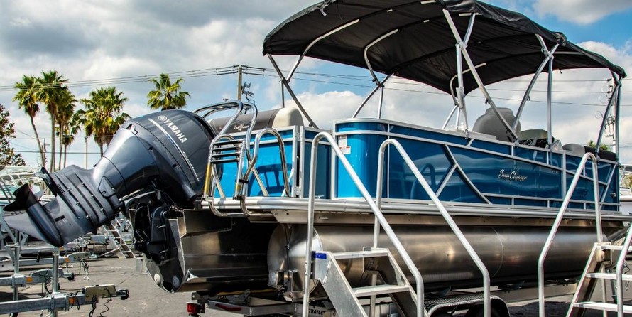 Sunchaser Boats Geneva Cruise 22 LR DH