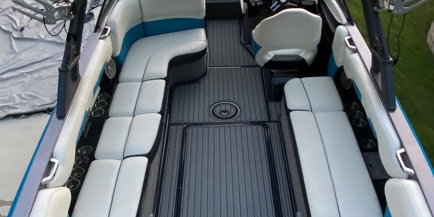 Malibu Wakesetter 25 LSV