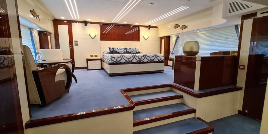 Monte Carlo Yachts 105