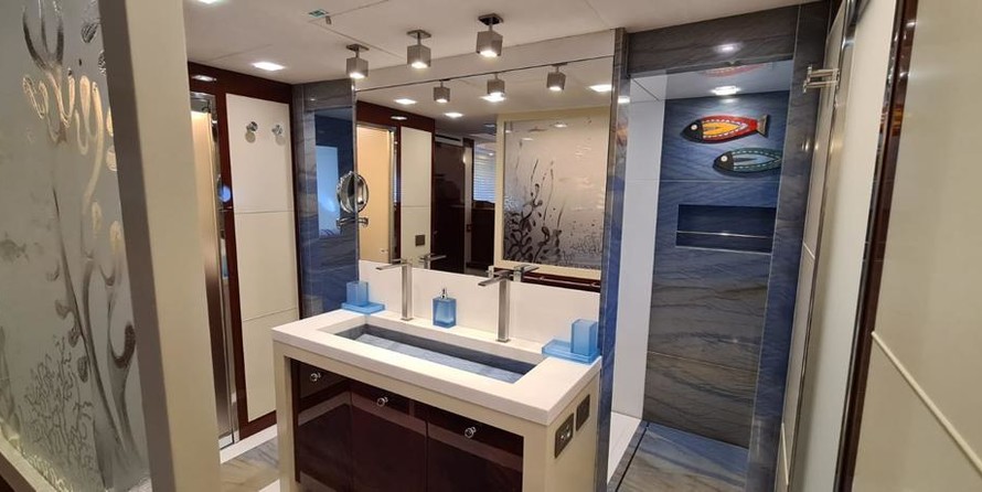 Monte Carlo Yachts 105