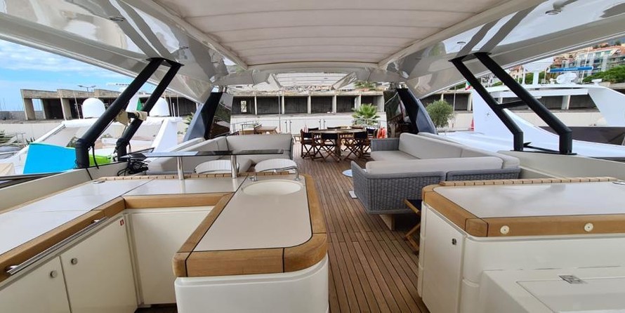 Monte Carlo Yachts 105