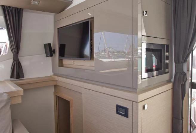 Fountaine Pajot Saona 47