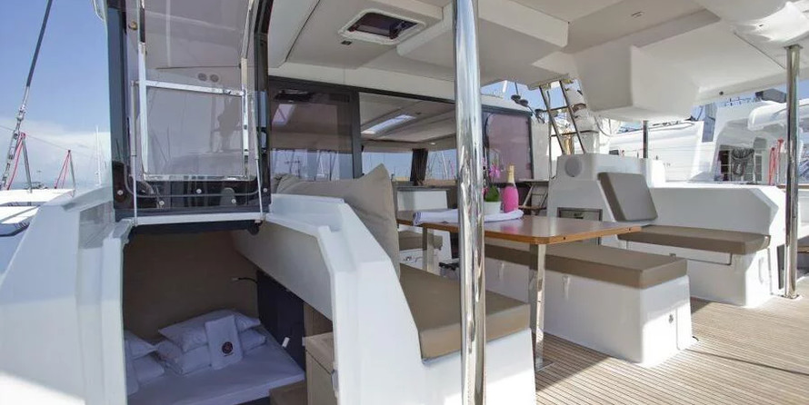 Fountaine Pajot Saona 47