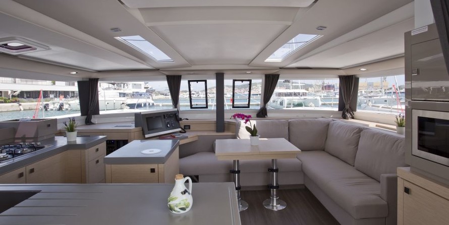 Fountaine Pajot Saona 47