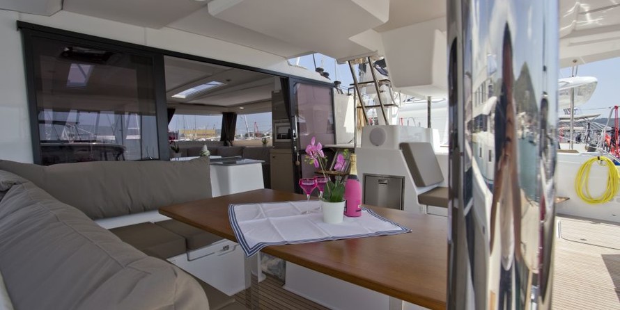 Fountaine Pajot Saona 47