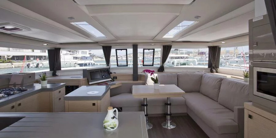 Fountaine Pajot Saona 47
