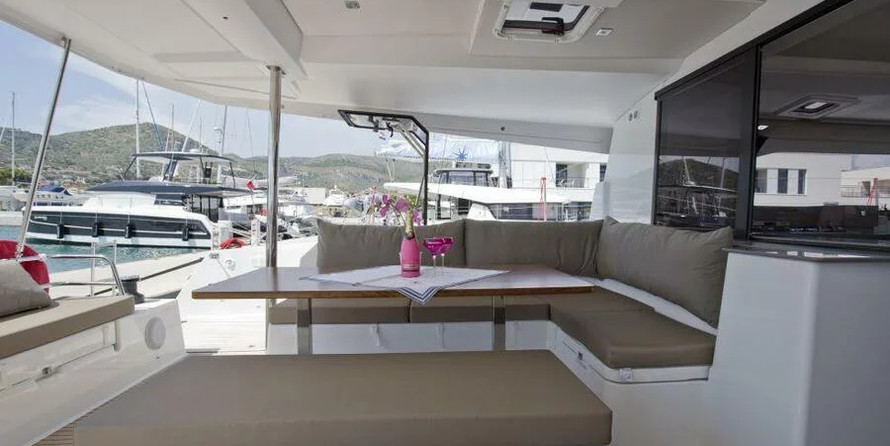 Fountaine Pajot Saona 47