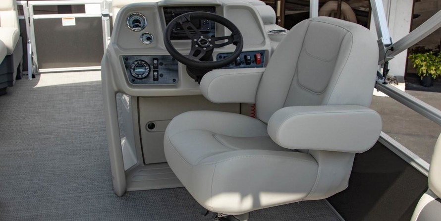 Sunchaser Boats Geneva Cruise 20 LR DH