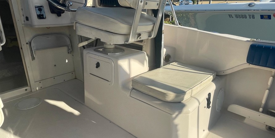 Grady-White Seafarer 228