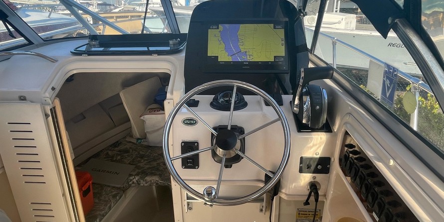 Grady-White Seafarer 228