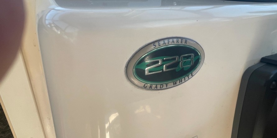 Grady-White Seafarer 228