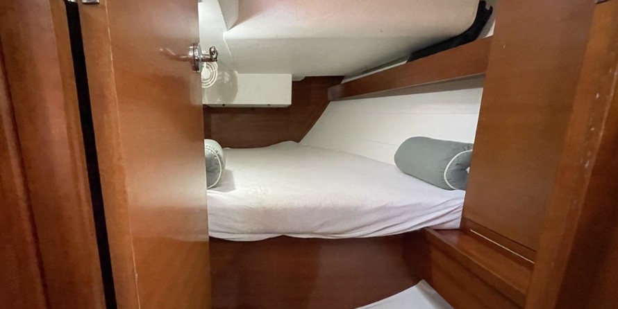 Dufour 40 Performance