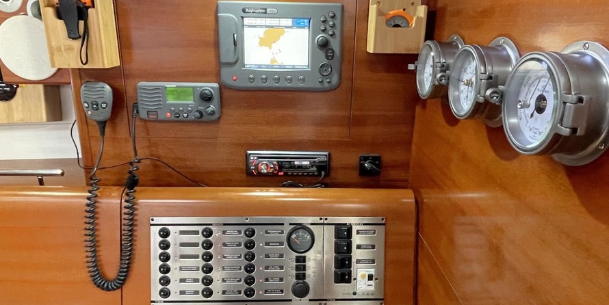 Dufour 40 Performance