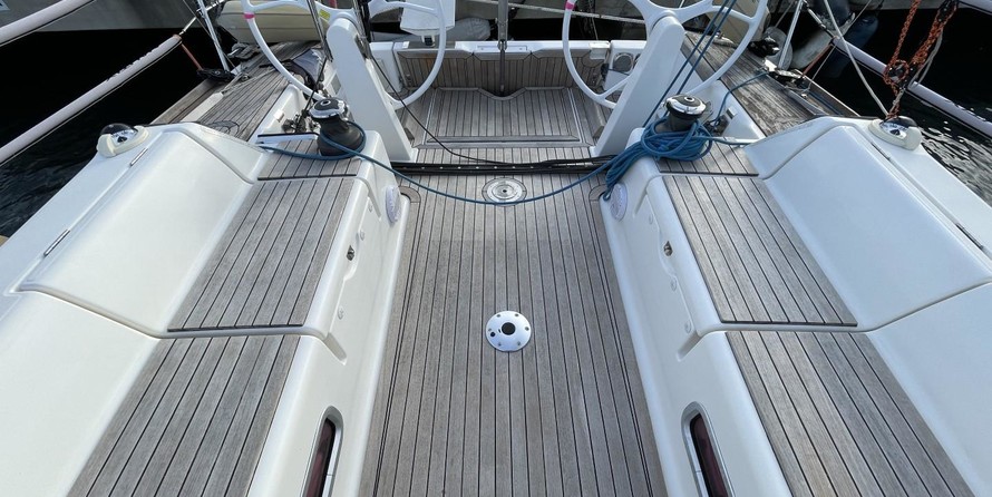 Dufour 40 Performance