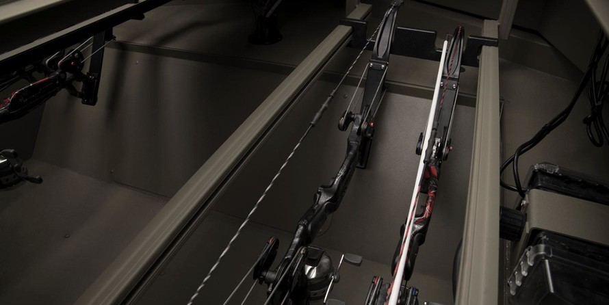 Tracker Grizzly 2072 CC Sportsman Kicker