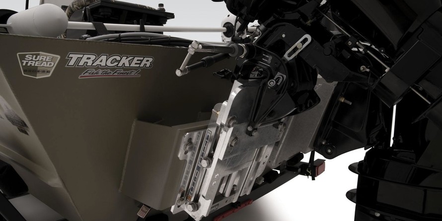 Tracker Grizzly 2072 CC Sportsman Kicker