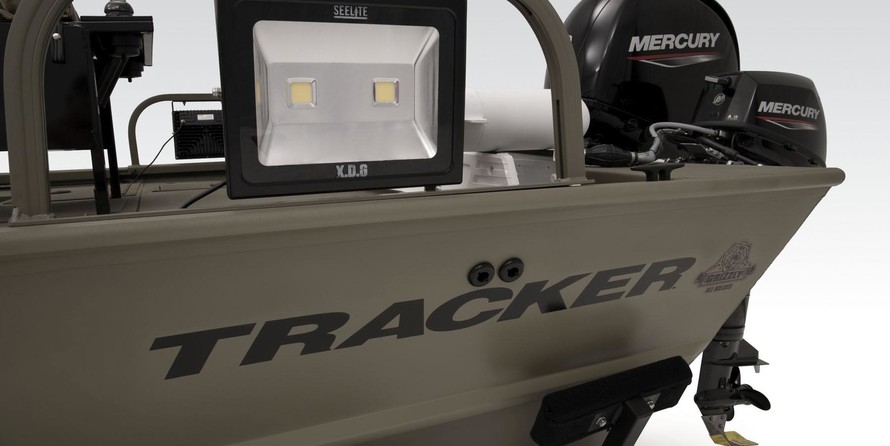 Tracker Grizzly 2072 CC Sportsman Kicker