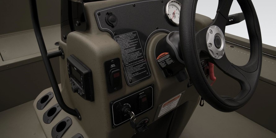 Tracker Grizzly 2072 CC Sportsman Kicker