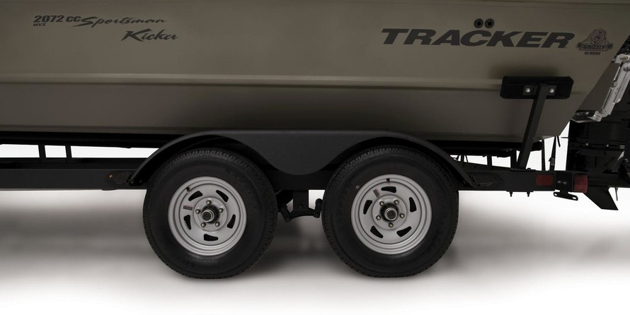 Tracker Grizzly 2072 CC Sportsman Kicker