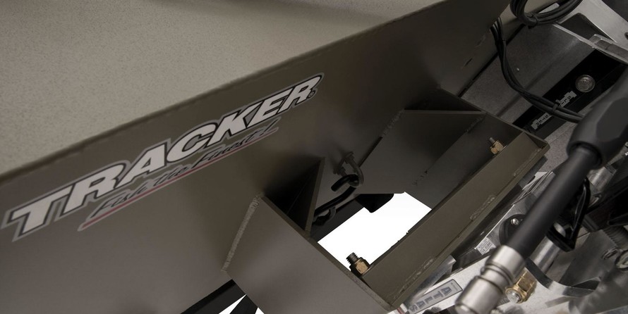 Tracker Grizzly 2072 CC Sportsman Kicker