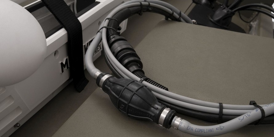 Tracker Grizzly 2072 CC Sportsman Kicker