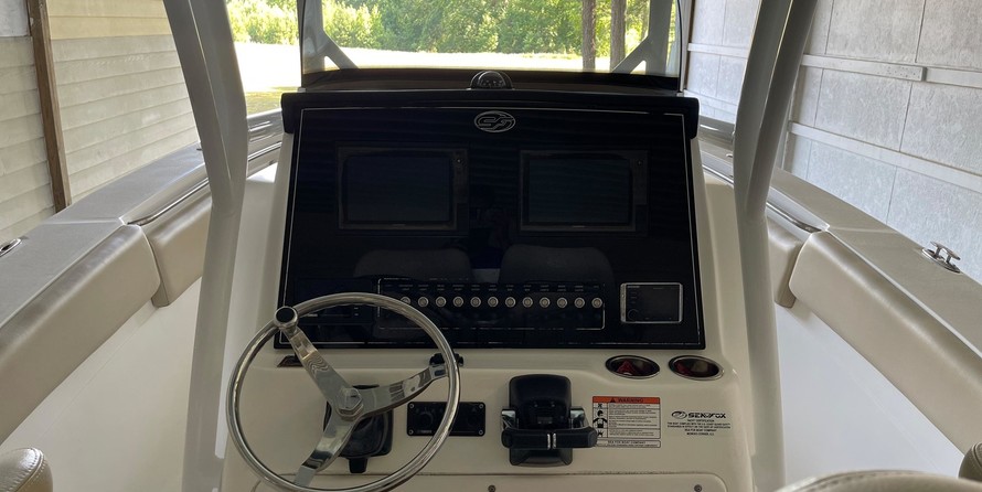 288 Sea Fox Commander