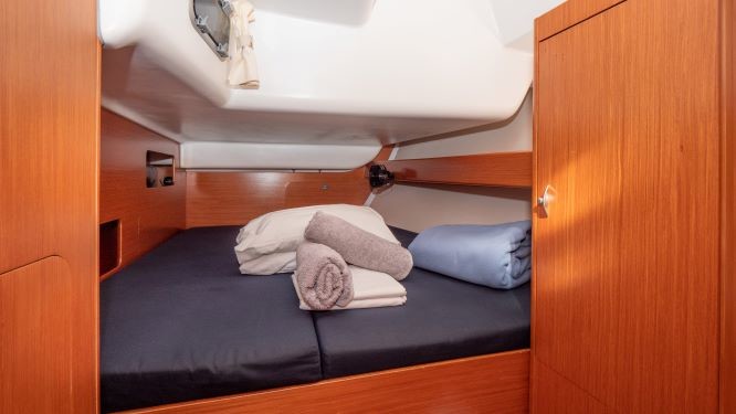 Beneteau 43