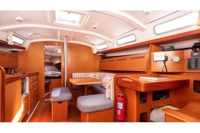 Beneteau 43