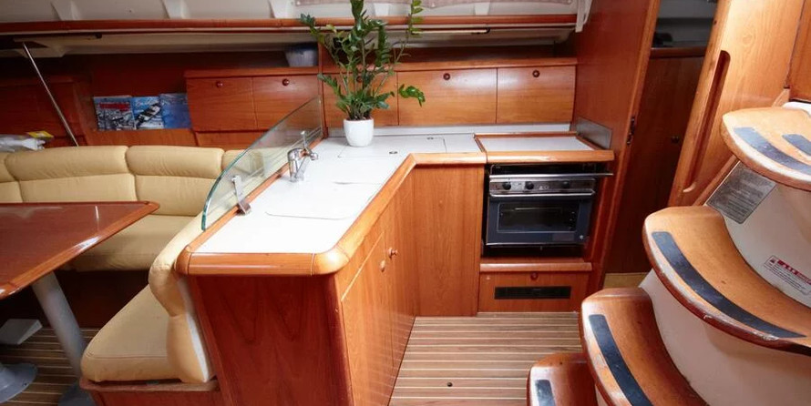 Sun Odyssey 42