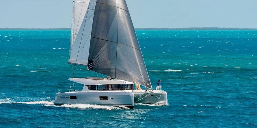 Lagoon 42 - 4 + 2 cab.