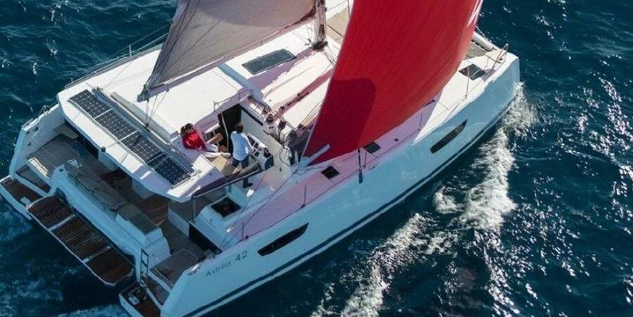 Fountaine Pajot Astrea 42